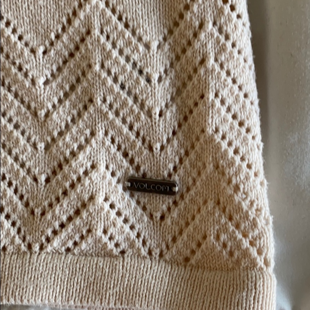 Volcom sweater